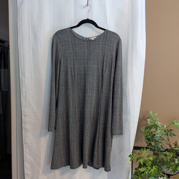 Lila Rose Dresses & Skirts - Lila Rose Charcoal Long Sleeve Dress. Size Large.